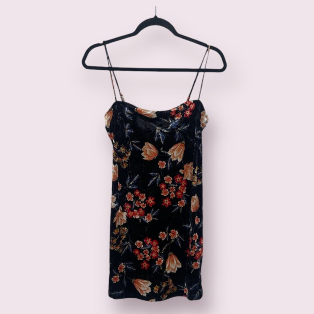 ⭐️ Velvet Floral Party Chic Girly Crushed Flower Girly Modern Bodycon Mini Dress